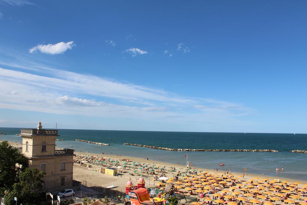 Hotel Brenta Viserbella di Rimini Extérieur photo
