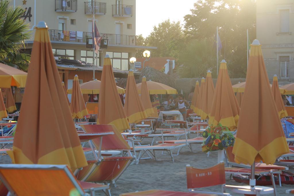Hotel Brenta Viserbella di Rimini Extérieur photo