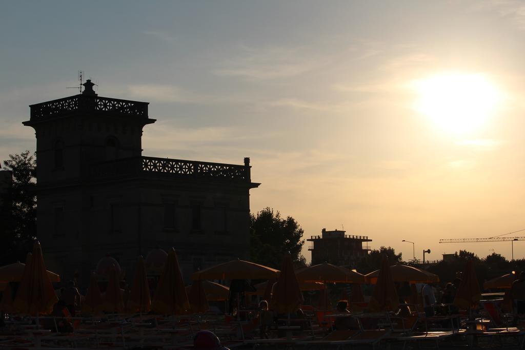 Hotel Brenta Viserbella di Rimini Extérieur photo