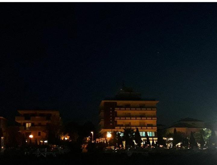 Hotel Brenta Viserbella di Rimini Extérieur photo
