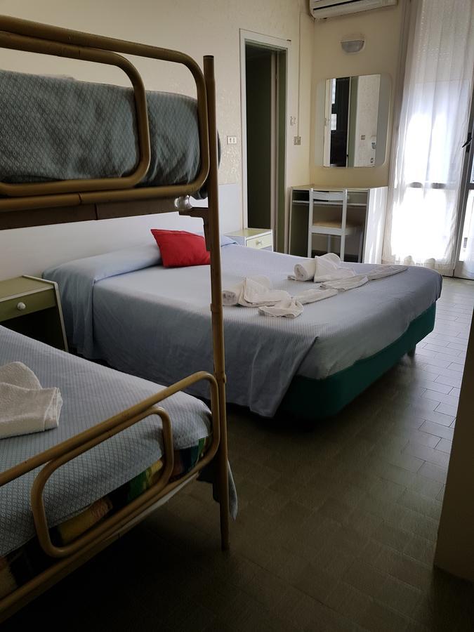 Hotel Brenta Viserbella di Rimini Extérieur photo