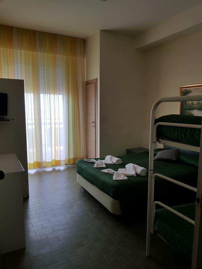 Hotel Brenta Viserbella di Rimini Extérieur photo