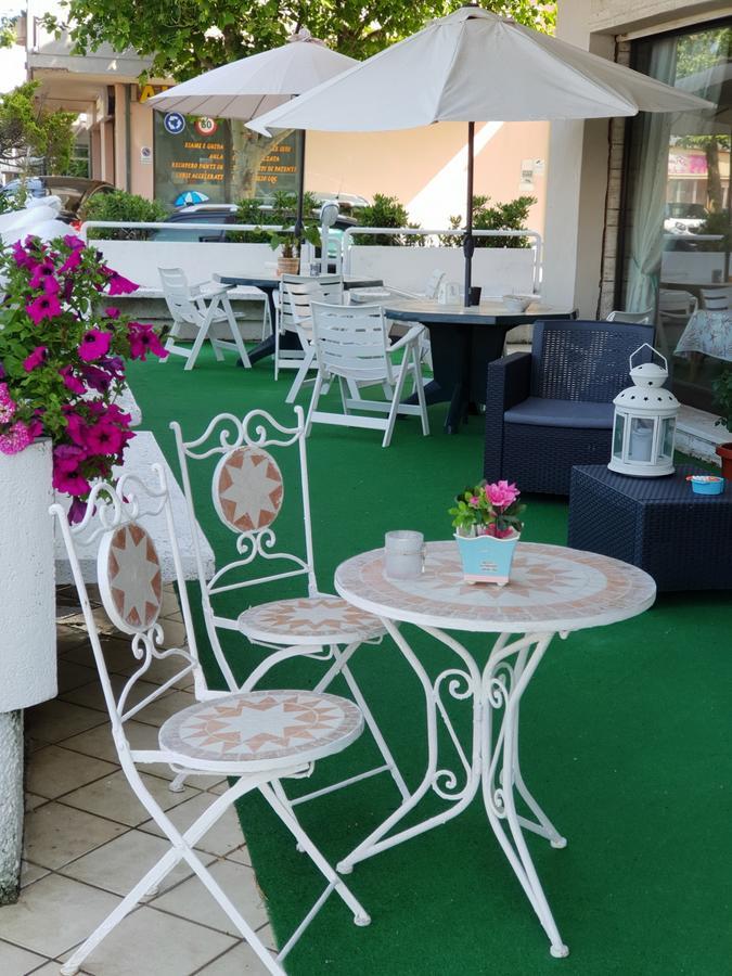 Hotel Brenta Viserbella di Rimini Extérieur photo