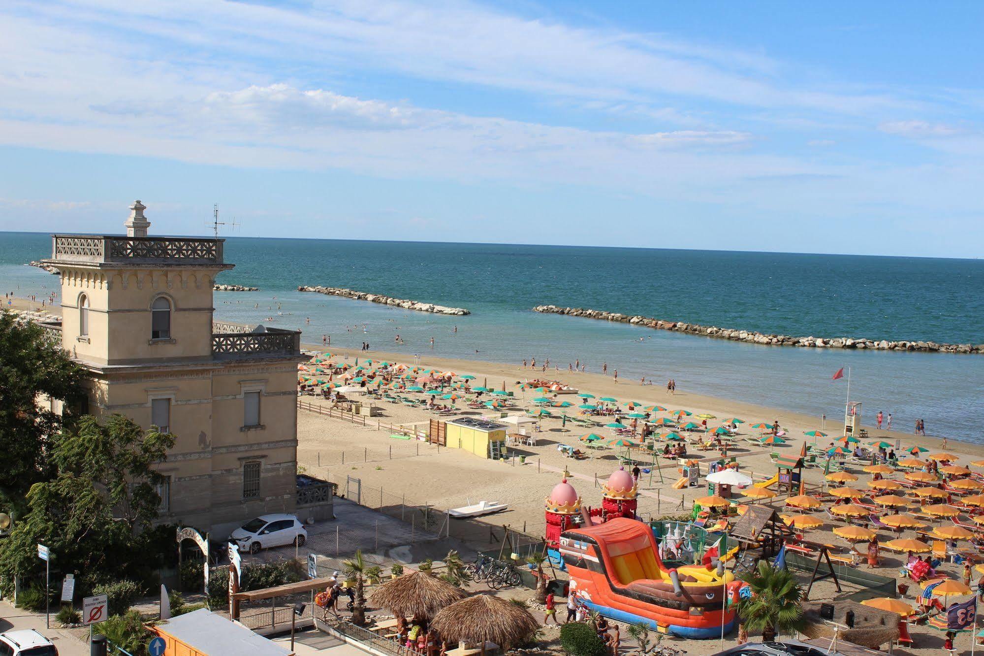 Hotel Brenta Viserbella di Rimini Extérieur photo