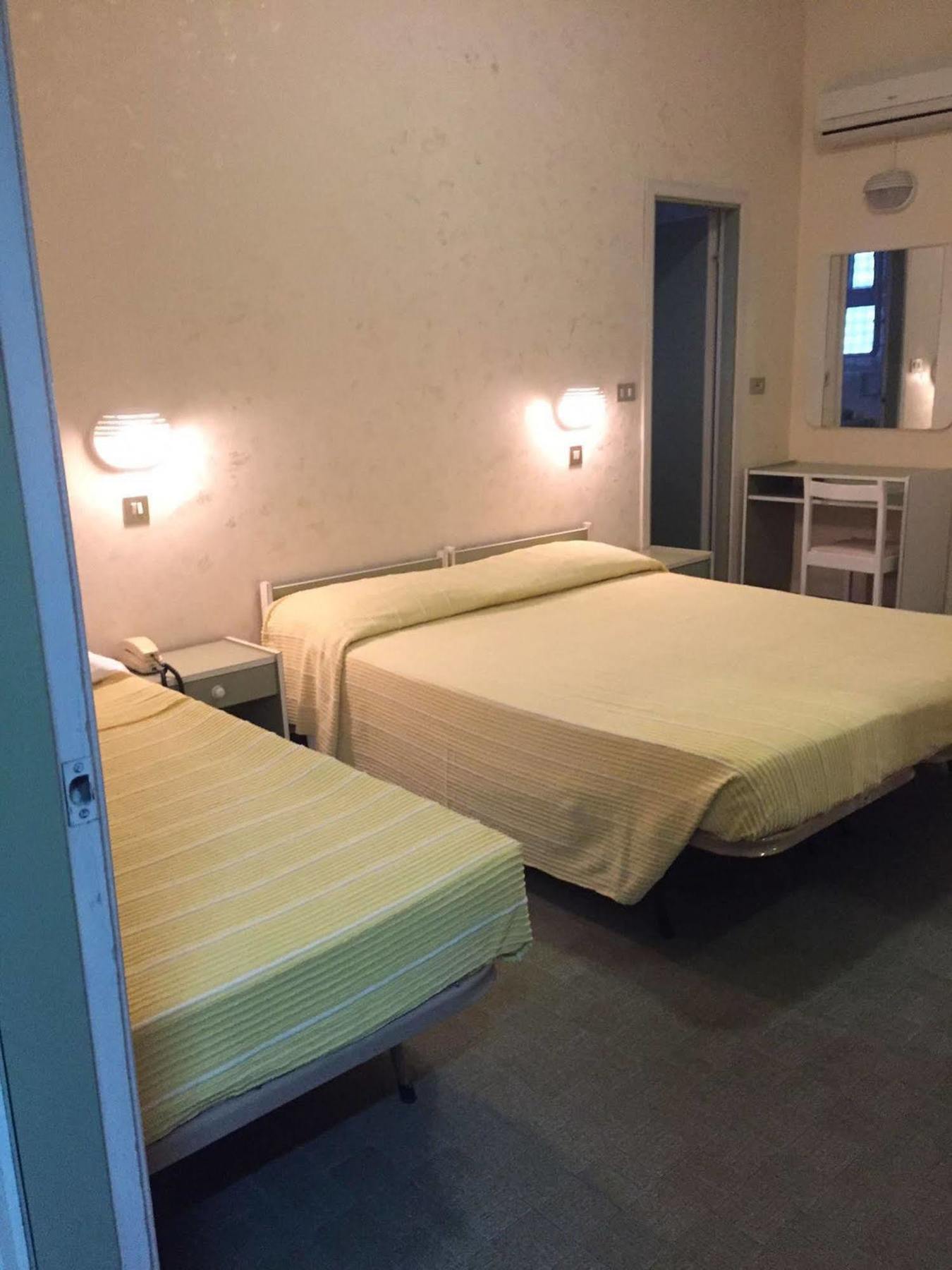 Hotel Brenta Viserbella di Rimini Extérieur photo