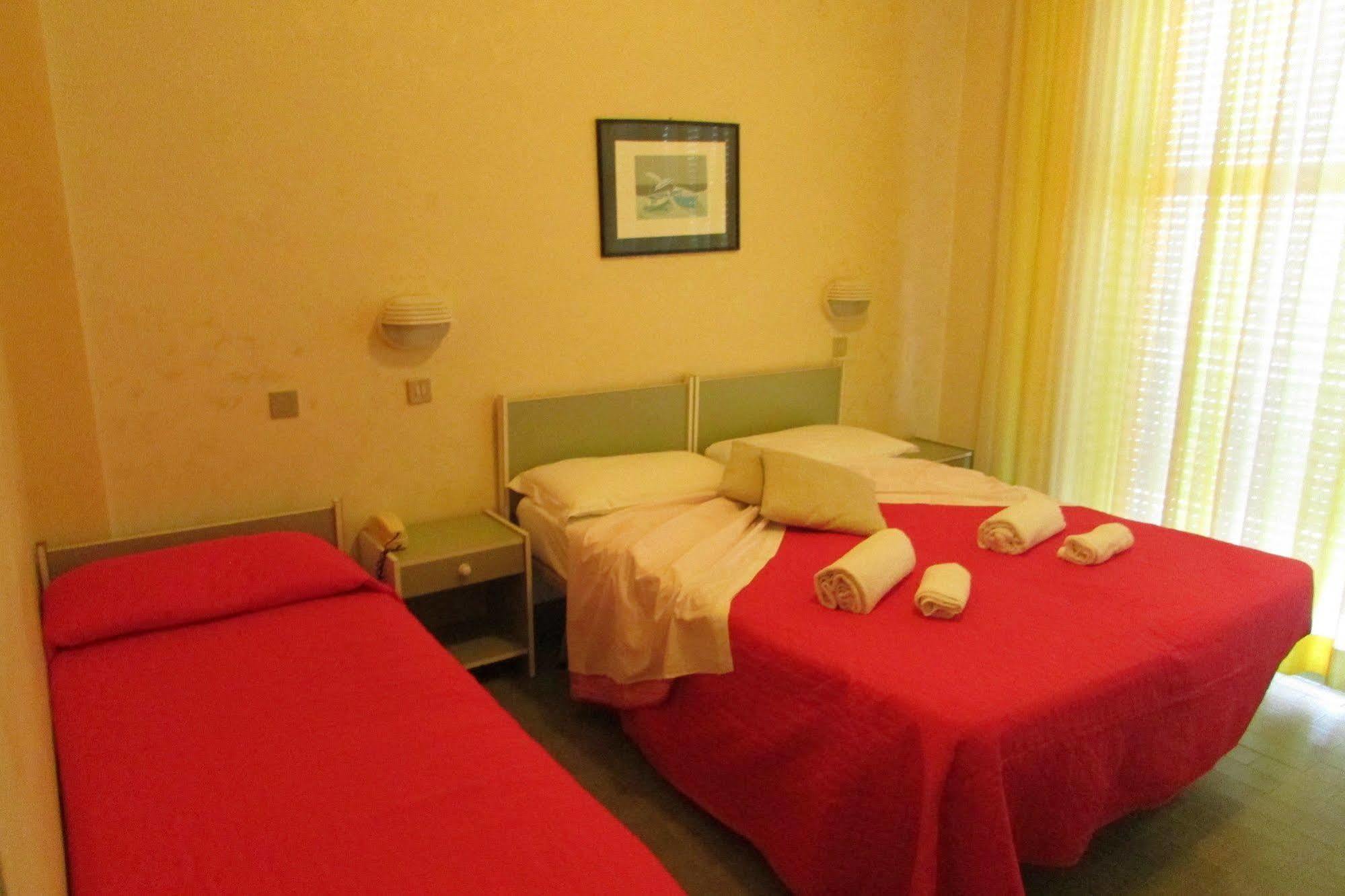 Hotel Brenta Viserbella di Rimini Extérieur photo