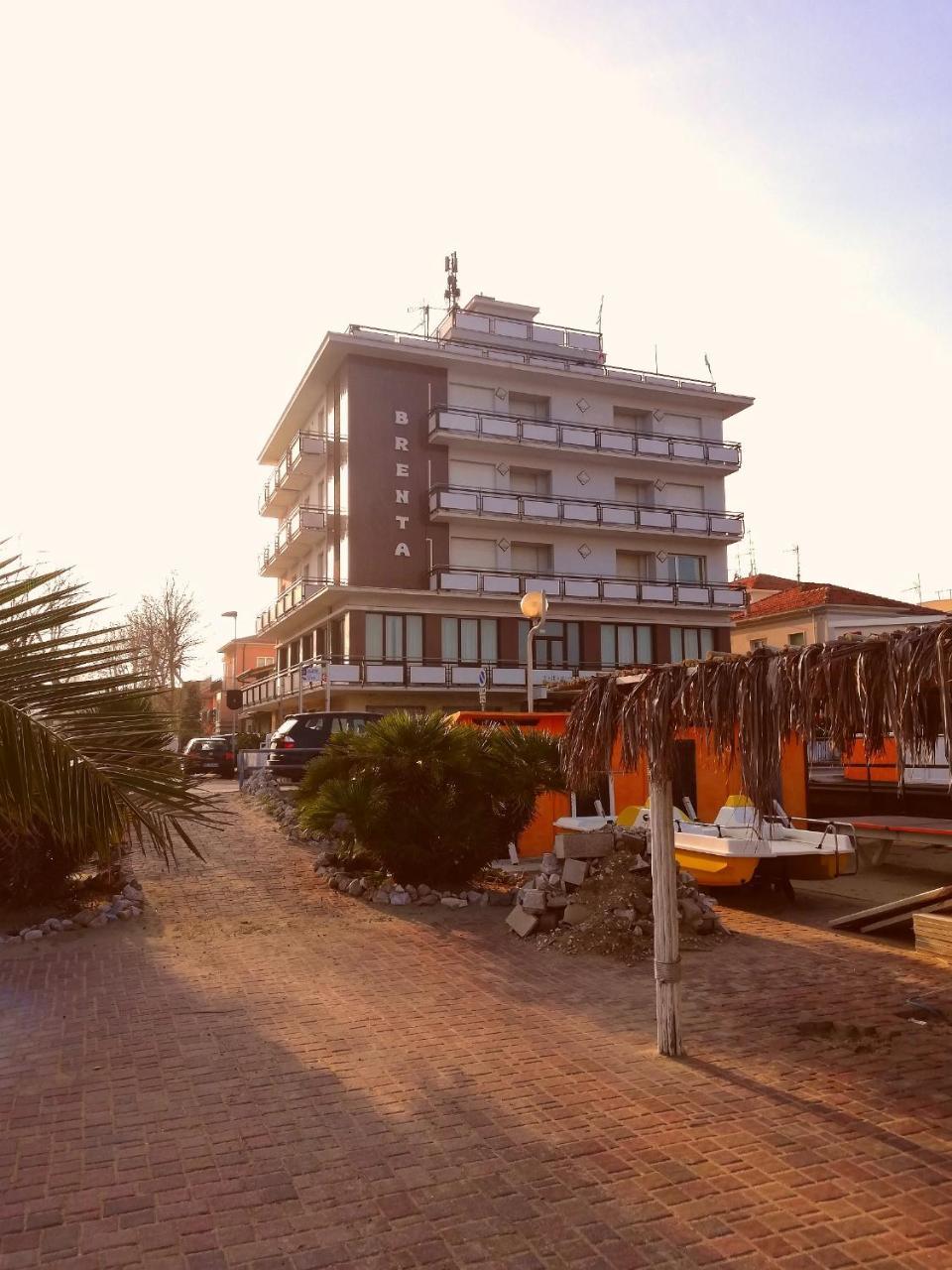 Hotel Brenta Viserbella di Rimini Extérieur photo